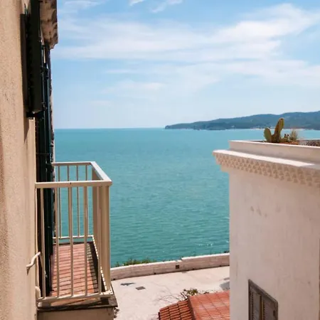 Διαμέρισμα Romantic In - 40 M² With Sea View Βιέστε