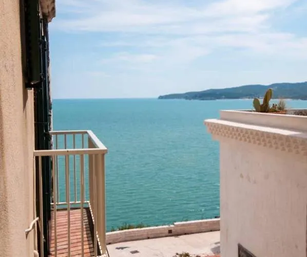 Romantic In - 40 M² With Sea View דירה *